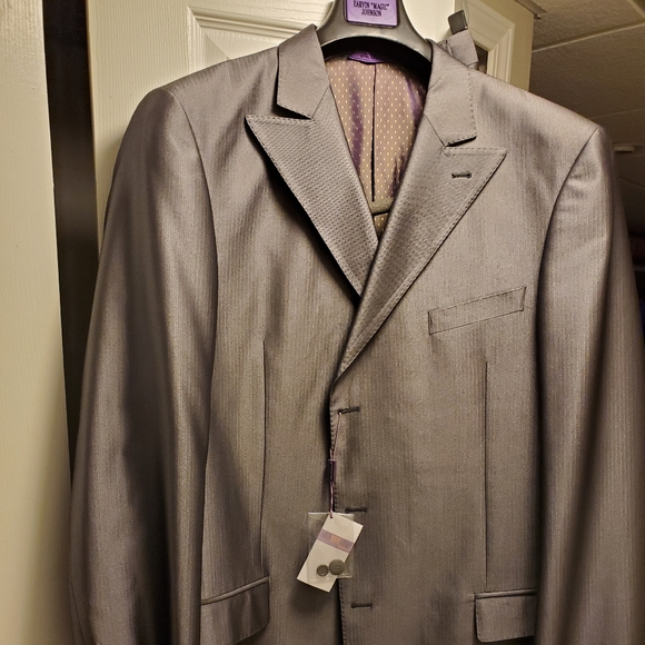 Mens Suit - Picture 2 of 4